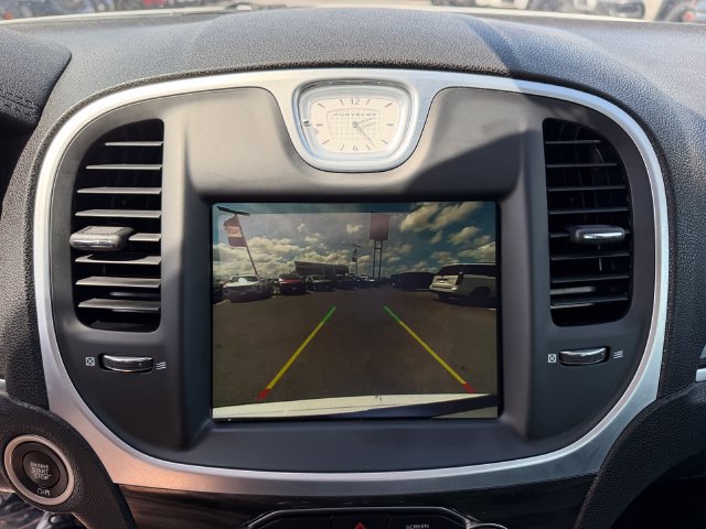 Used 2022 Chrysler 300 Touring L RWD image 13