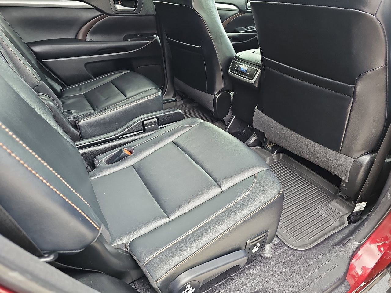 Used 2017 Toyota Highlander XLE w/ Protection Package #3 image 14