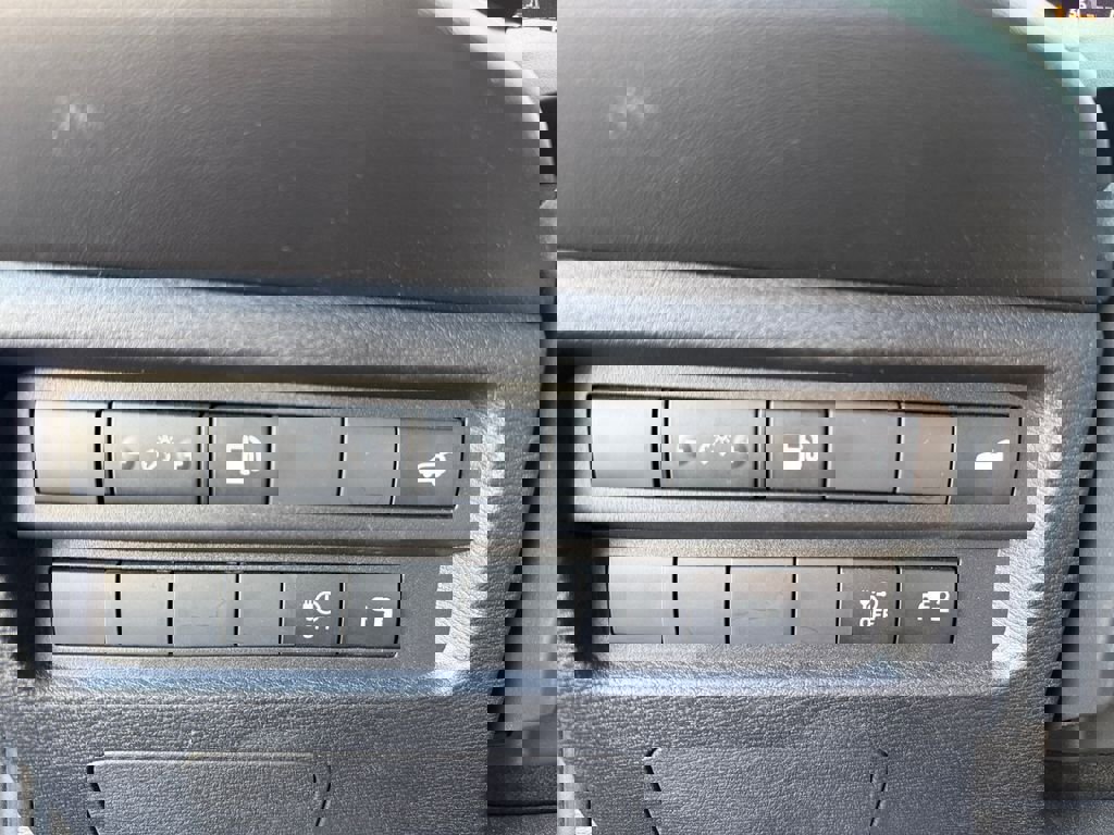 Used 2024 Mitsubishi Outlander SE image 29