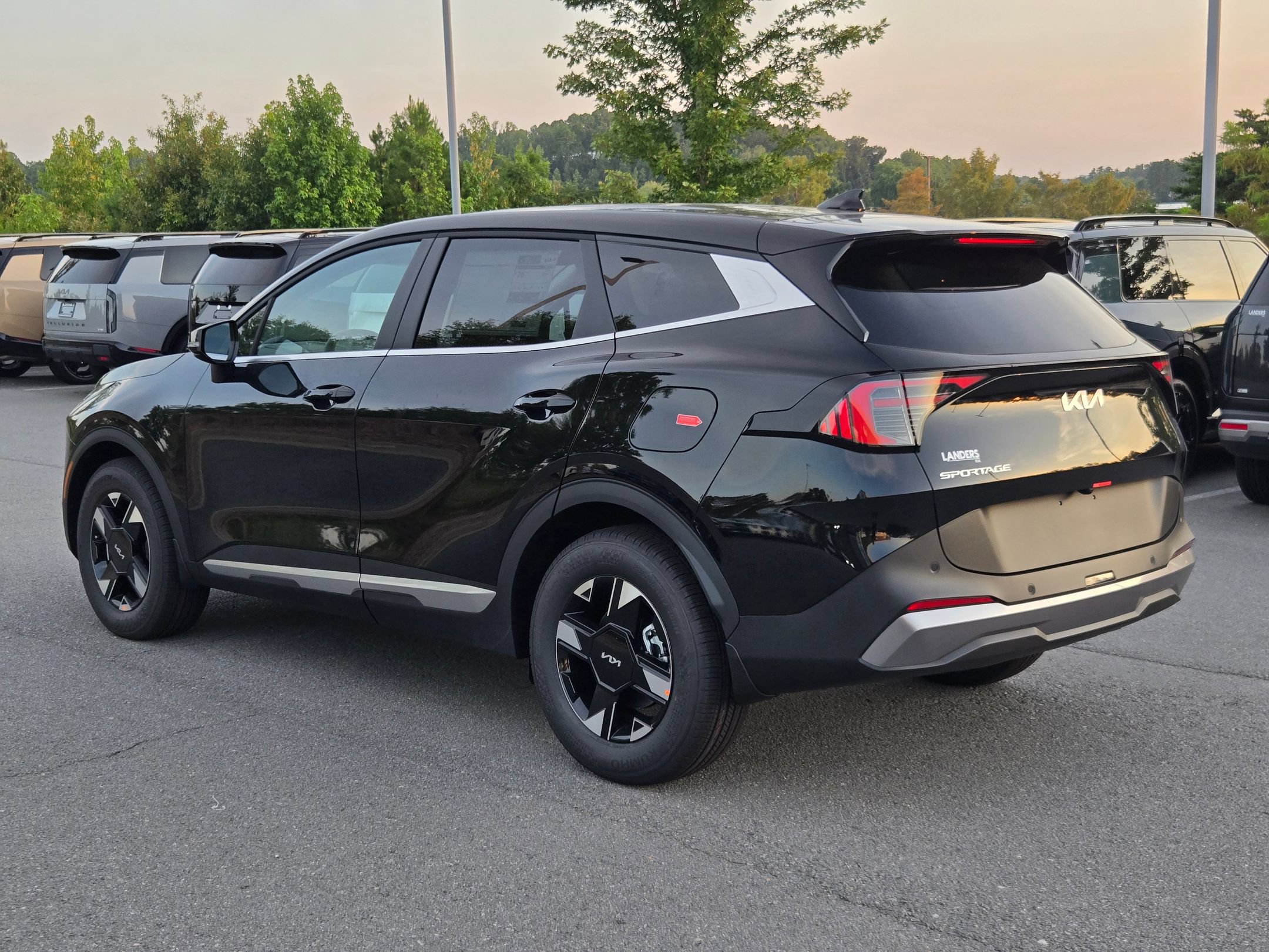 New 2026 Kia Sportage LX w/ LX Convenience Package FWD image 5