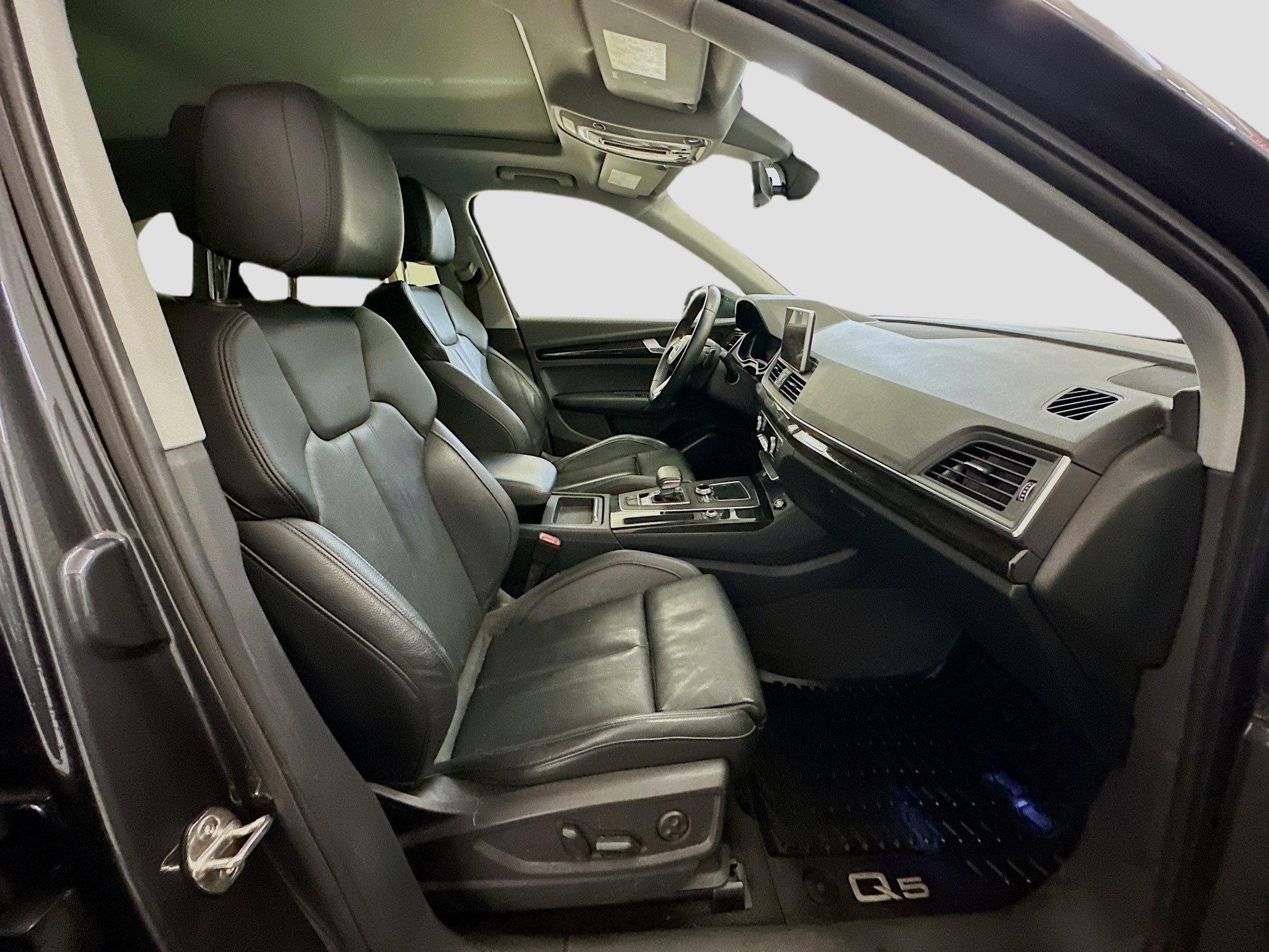 Used 2018 Audi Q5 2.0T Premium Plus w/ Premium Plus Package image 33