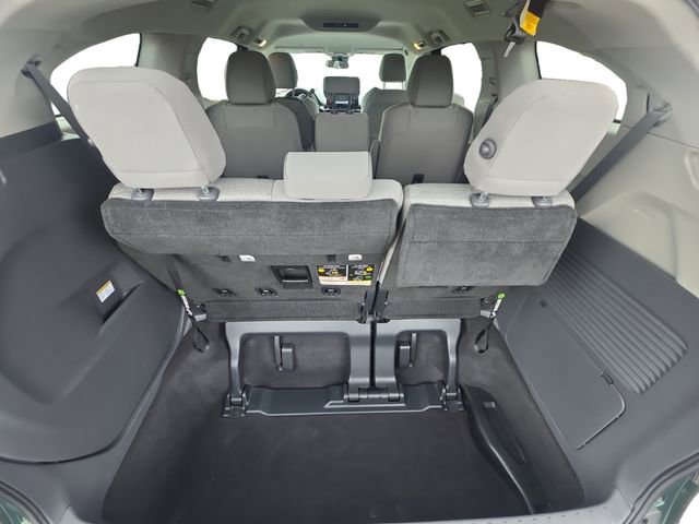 Used 2022 Toyota Sienna LE AWD/4WD image 13