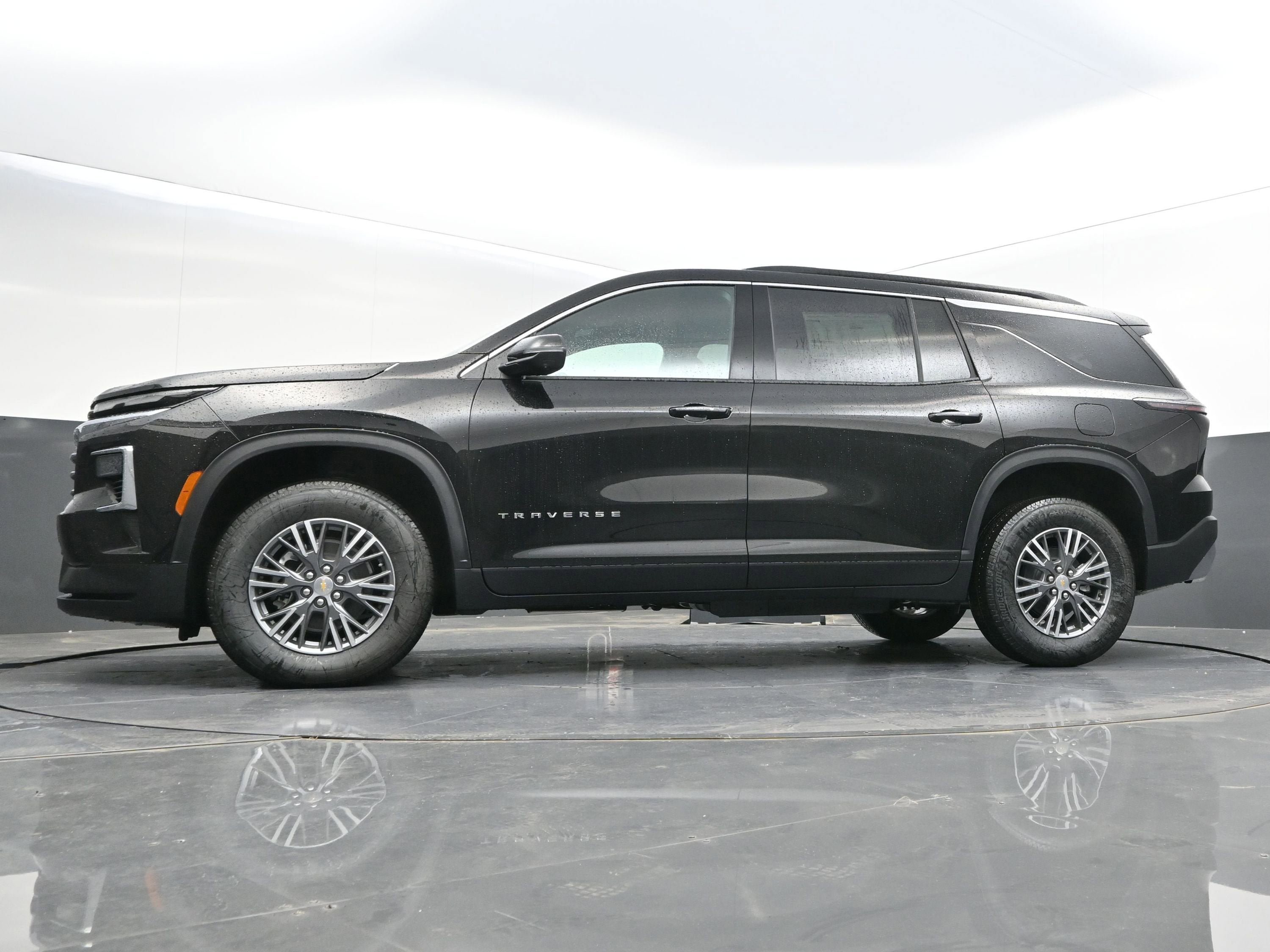 New 2026 Chevrolet Traverse LT w/ Driver Confidence Package AWD/4WD image 38
