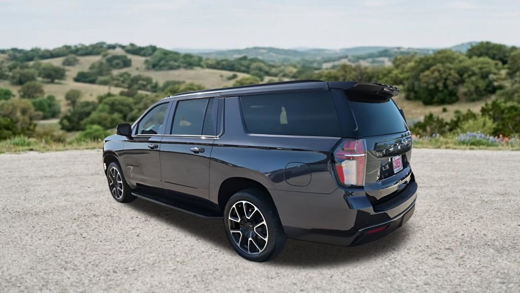 Used 2022 Chevrolet Suburban RST w/ Luxury Package RWD image 8