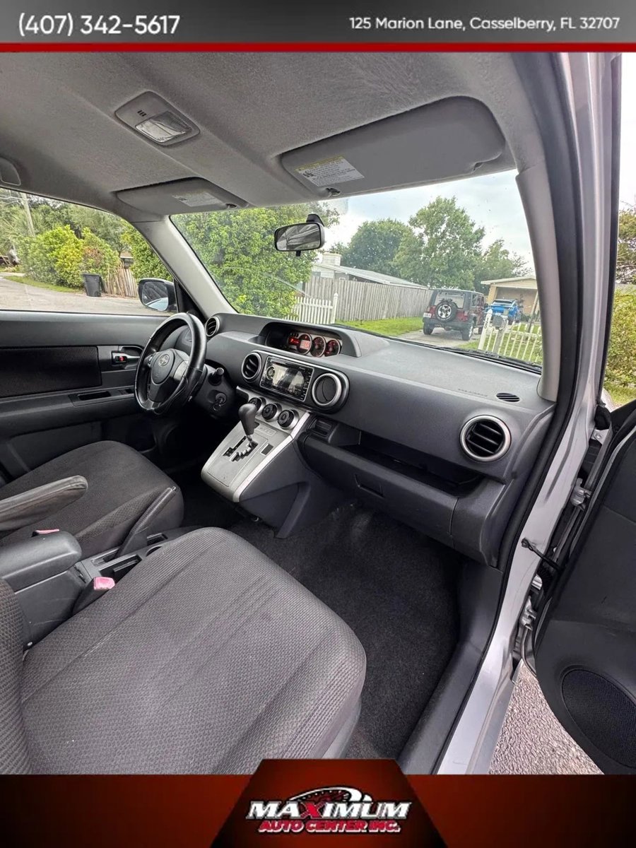 Used 2009 Scion xB FWD image 10