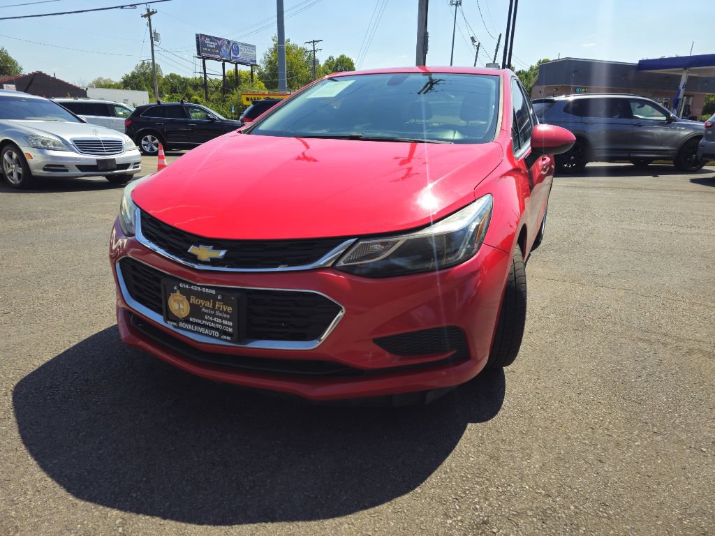 Used 2017 Chevrolet Cruze LT image 4