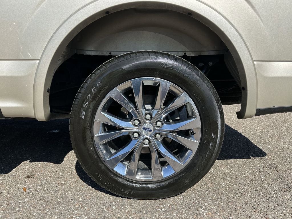 Used 2017 Ford F150 Lariat image 31