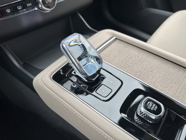 New 2026 Volvo XC90 B5 Plus w/ Protection Package Premier image 14