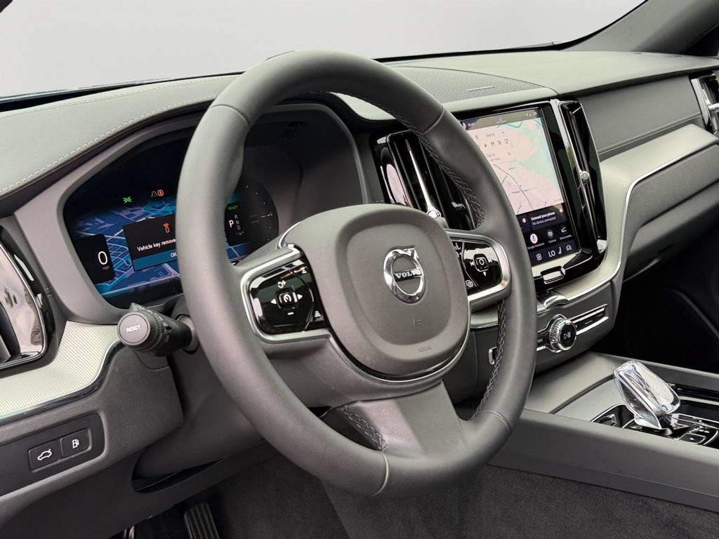 Certified 2025 Volvo XC60 T8 Ultra w/ Climate Package AWD/4WD image 18