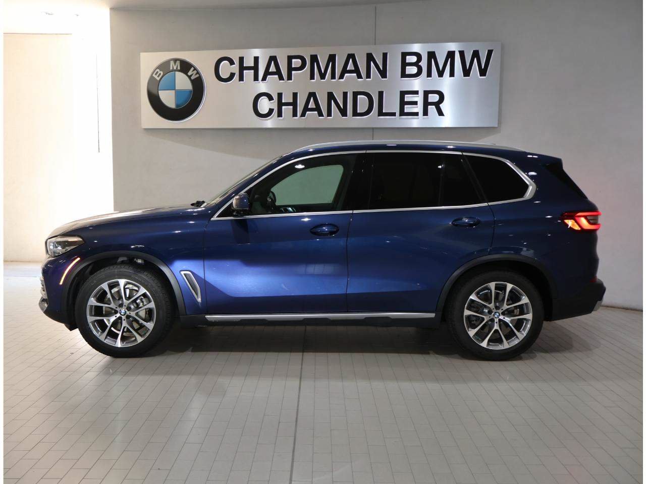 Used 2019 BMW X5 xDrive40i w/ Convenience Package AWD/4WD image 3
