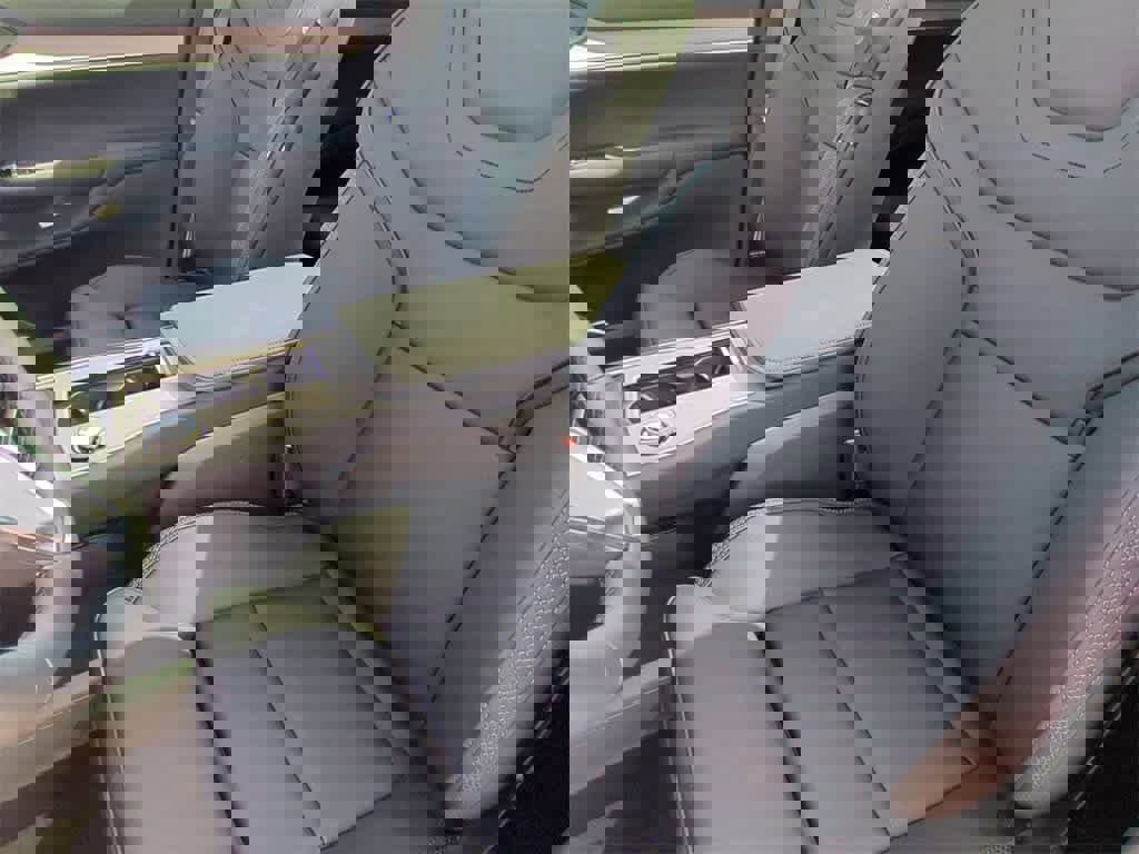 New 2025 Volvo EX90 Ultra w/ Protection Package Premier image 14