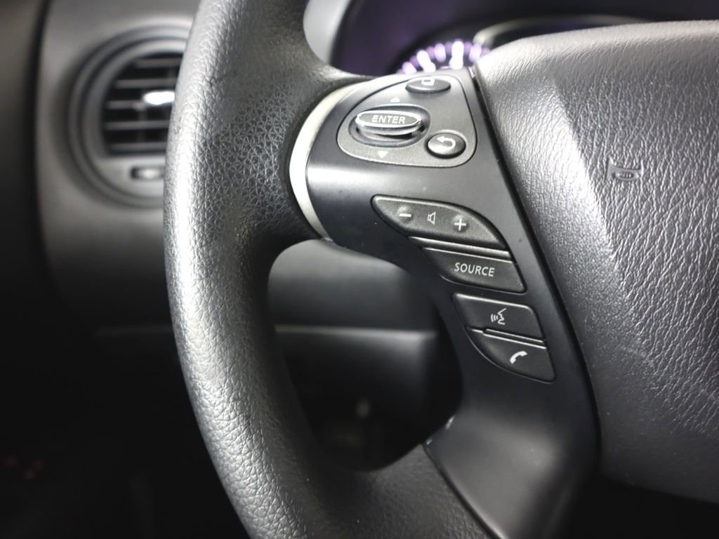 Used 2019 Nissan Pathfinder S image 16