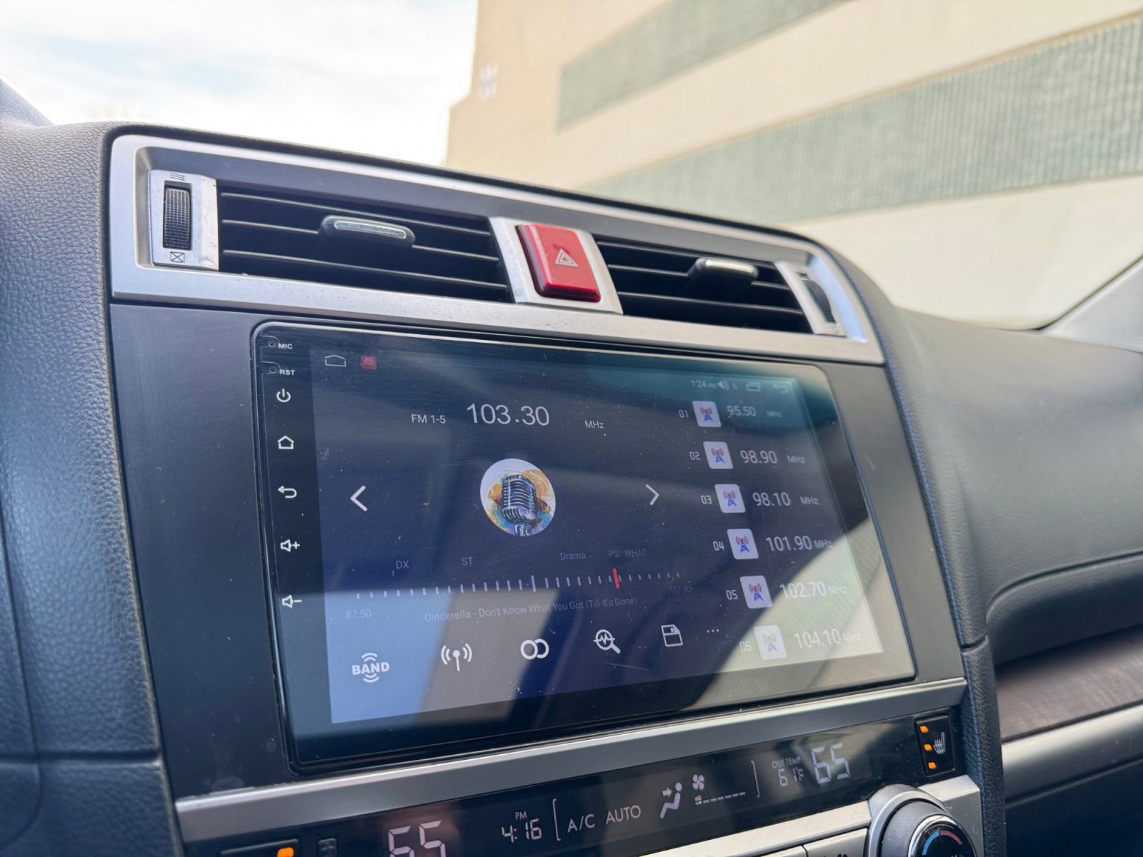 Used 2015 Subaru Outback 3.6R Limited image 26