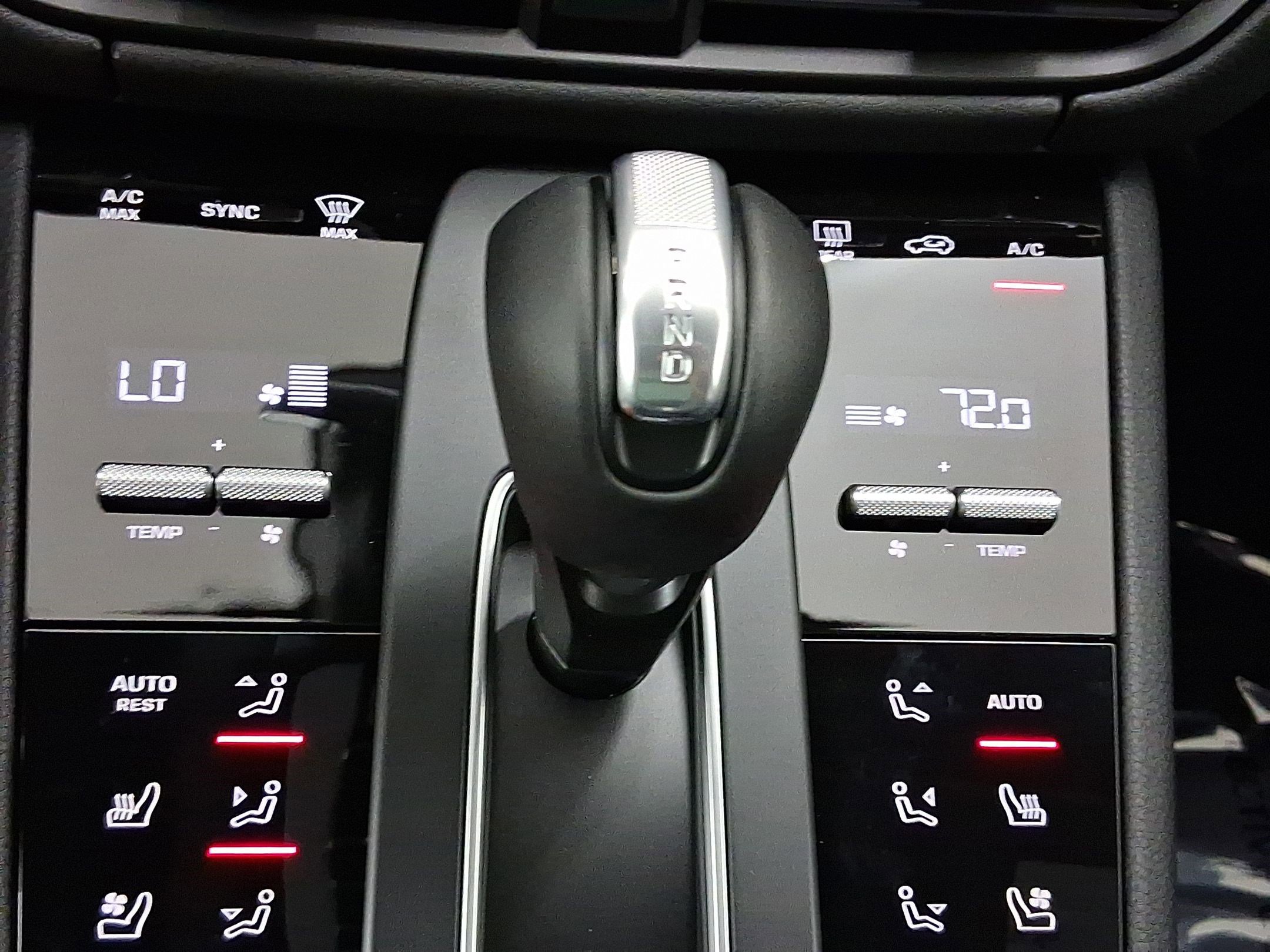 Used 2026 Porsche Macan image 28