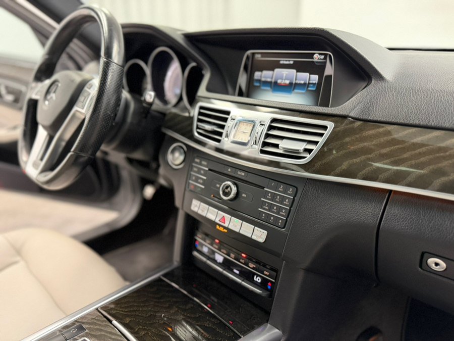 Used 2016 Mercedes-Benz E 350 4MATIC Sedan w/ Premium Package image 49