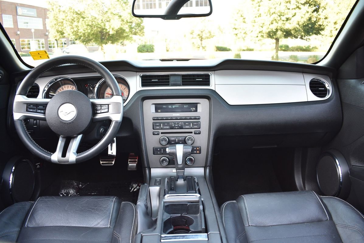 Used 2010 Ford Mustang GT image 12