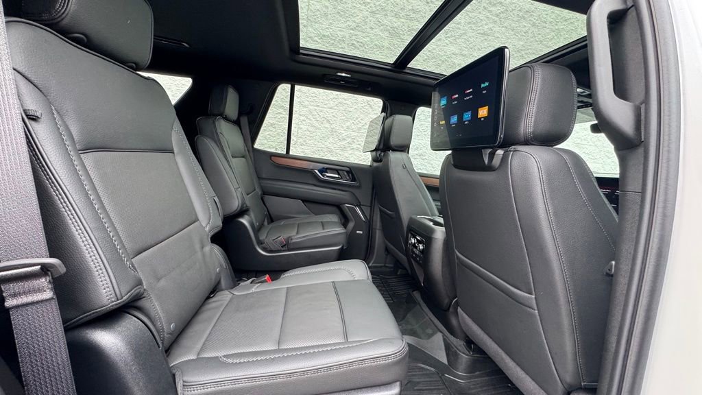 Used 2025 GMC Yukon Denali w/ Advanced Technology Package image 13
