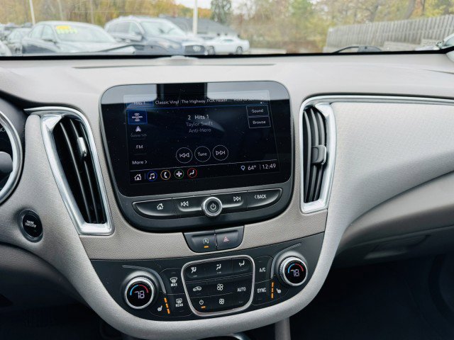 Used 2021 Chevrolet Malibu LT image 12