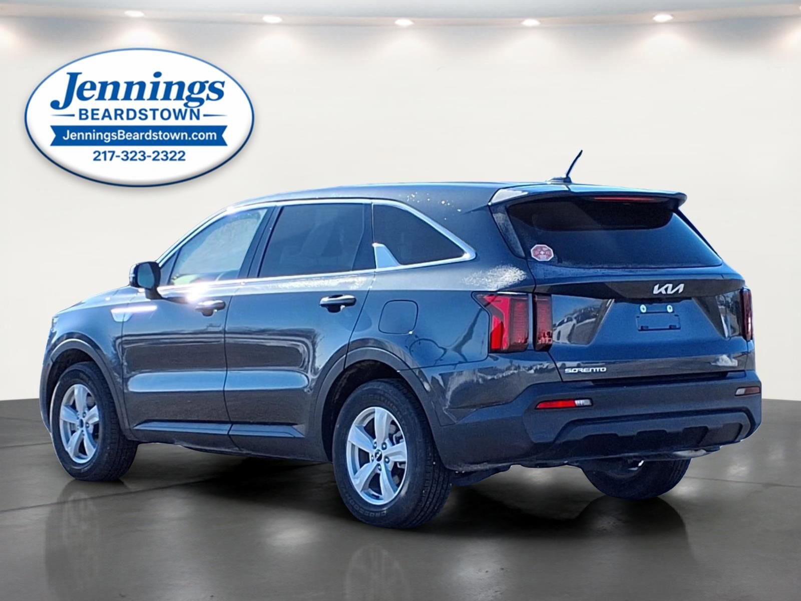 Used 2023 Kia Sorento LX image 3