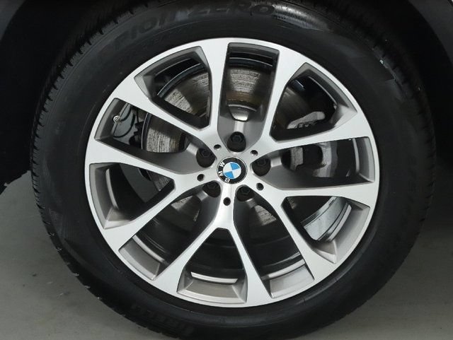 Used 2025 BMW X5 xDrive40i AWD/4WD image 13