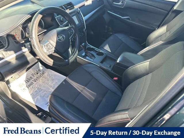 Used 2016 Toyota Camry SE w/ Moonroof Package image 16