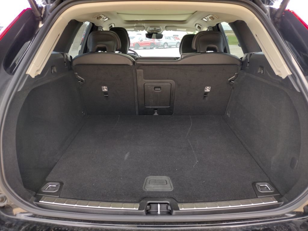 Used 2023 Volvo XC60 B5 Core AWD/4WD image 17