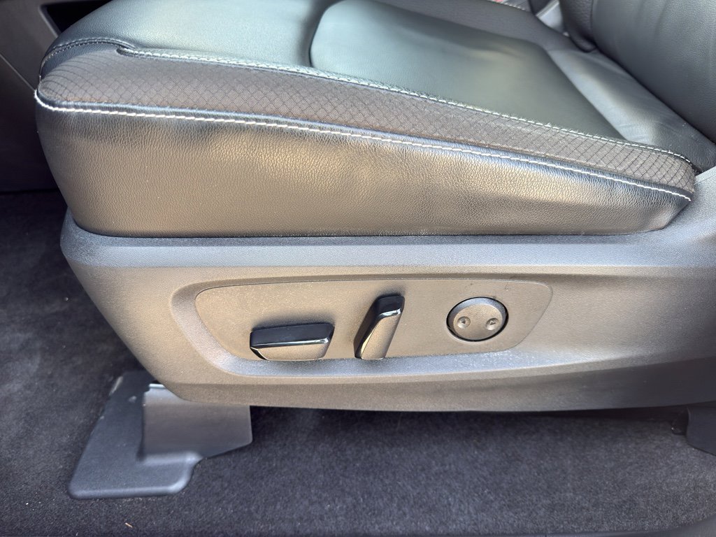 Certified 2023 Nissan Pathfinder SL w/ Lighting Package (N92) image 15