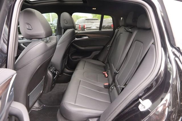 Used 2021 BMW X4 xDrive30i w/ M Sport Package image 11