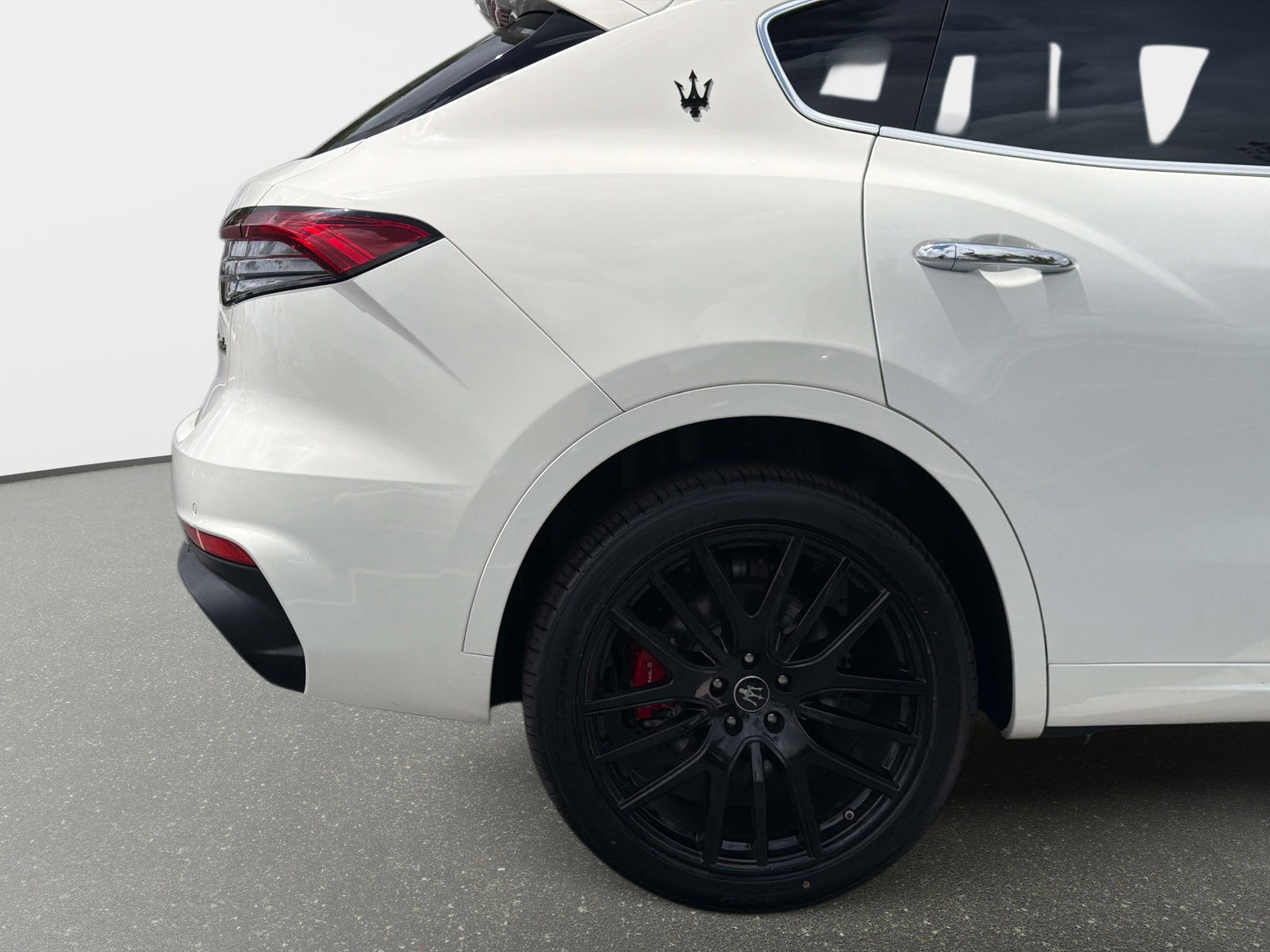 Used 2024 Maserati Levante Modena Ultima AWD/4WD image 19