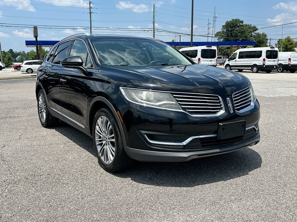 Used 2017 Lincoln MKX Reserve w/ Lincoln MKX Climate Package FWD image 2