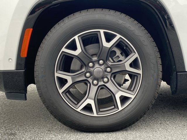 Used 2023 Jeep Wagoneer Series III w/ Preferred Equipment Group image 25