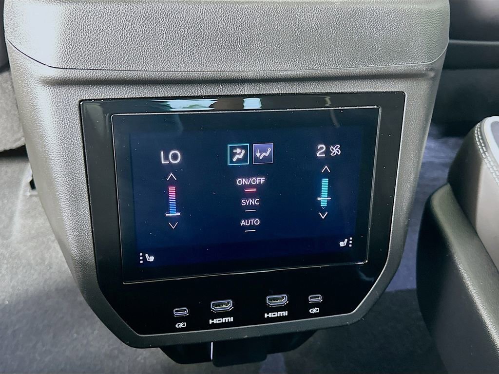 Used 2025 GMC Yukon AT4 Ultimate AWD/4WD image 26