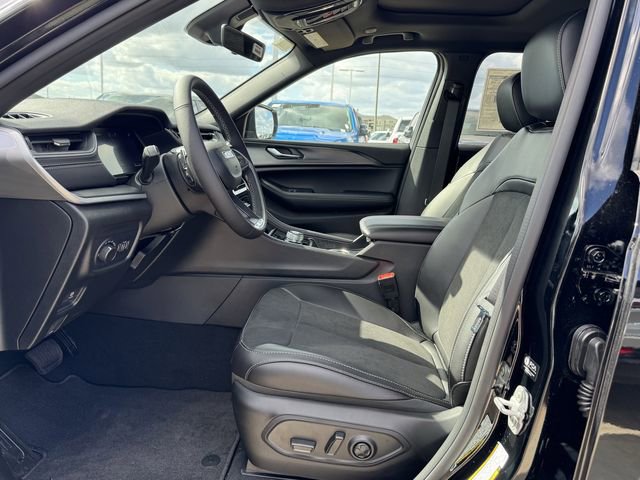 New 2025 Jeep Grand Cherokee Altitude w/ MOPAR Finishing Package image 19