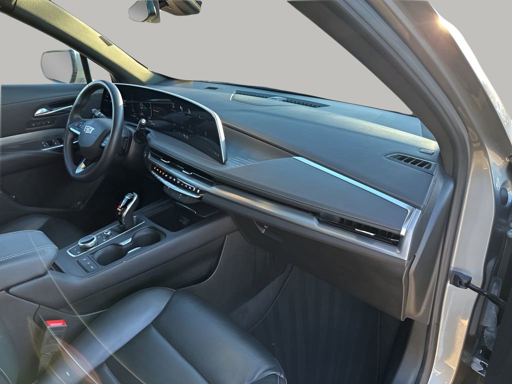 Used 2024 Cadillac XT4 Premium Luxury image 14