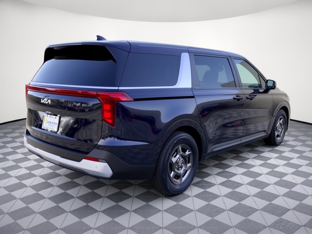 Used 2025 Kia Carnival FWD image 9