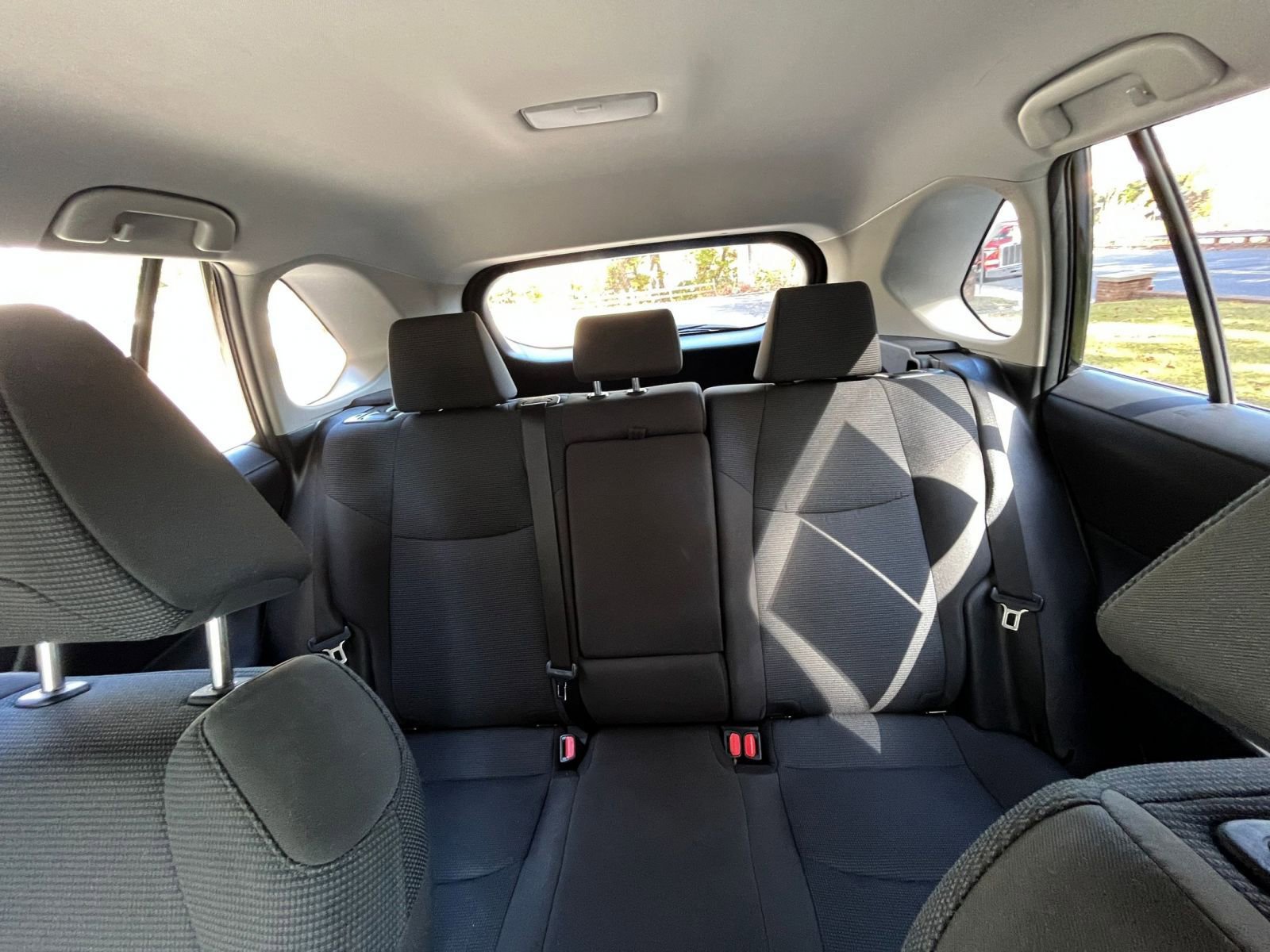 Used 2025 Toyota RAV4 LE image 34