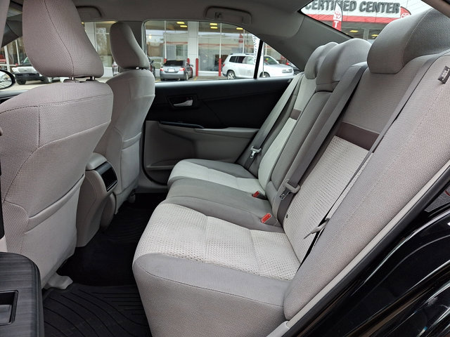 Used 2014 Toyota Camry LE FWD image 11