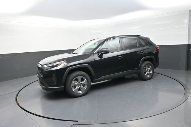 Used 2025 Toyota RAV4 LE image 37