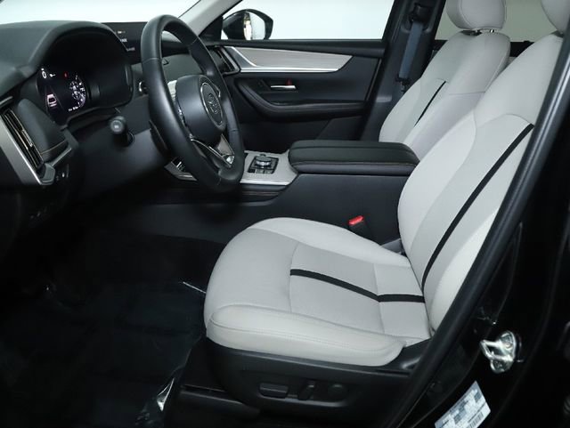 Certified 2025 MAZDA CX-70 Plug-In Hybrid w/ Premium Pkg image 31