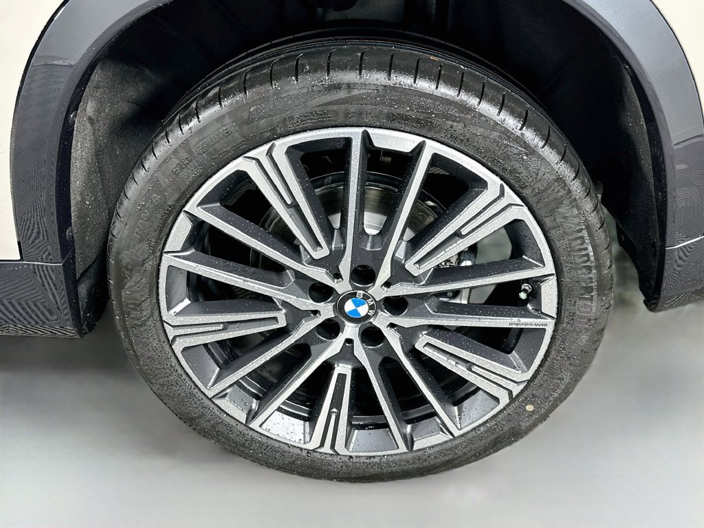 New 2027 BMW X1 xDrive28i w/ Technology Package AWD/4WD image 23