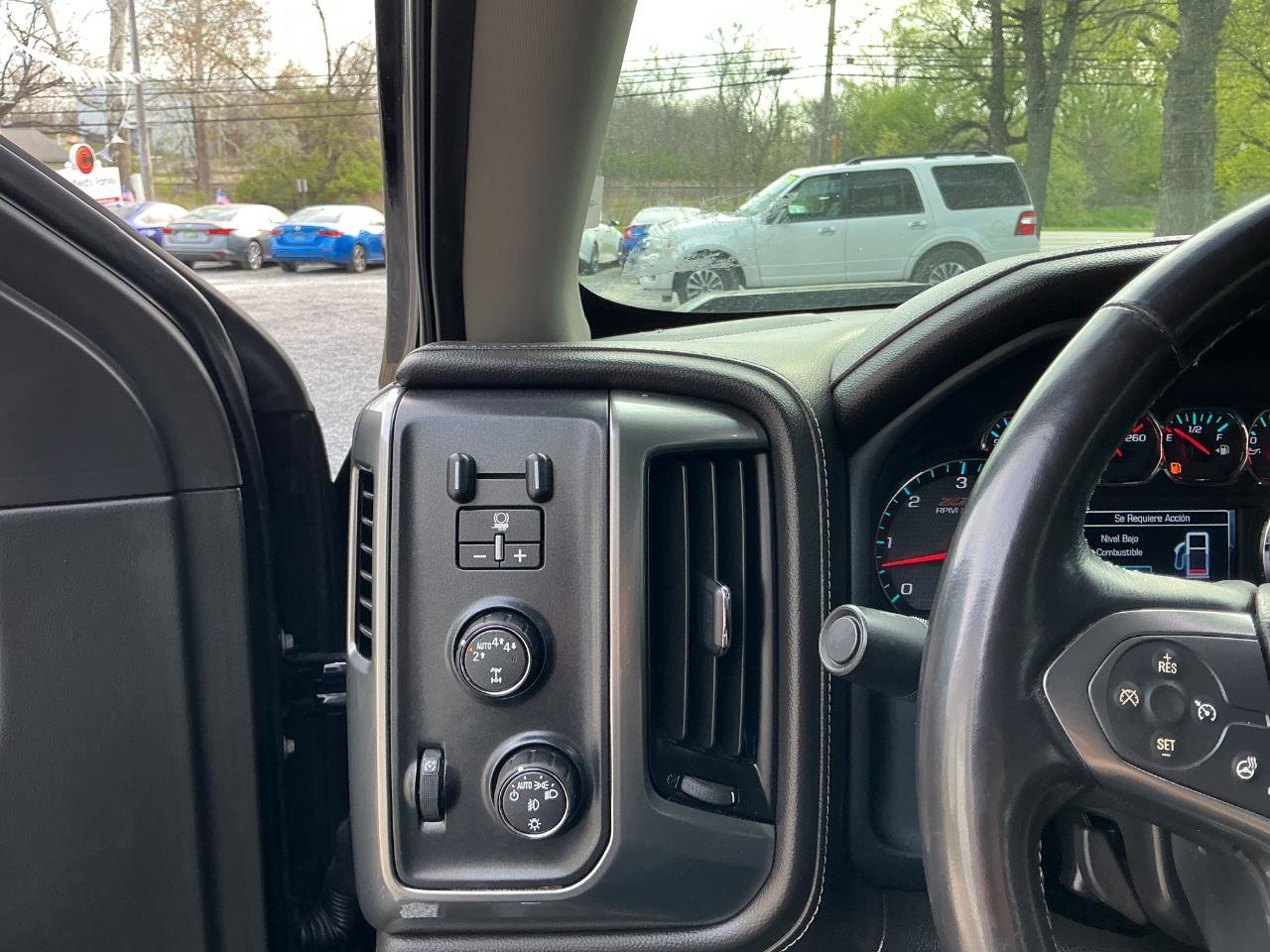 Used 2018 Chevrolet Silverado 1500 LTZ Z71 w/ LTZ Plus Package AWD/4WD image 10