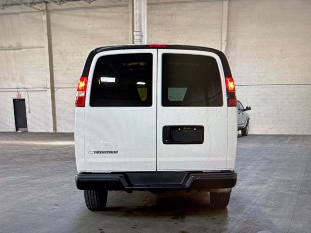Used 2020 Chevrolet Express 2500 w/ Driver Convenience Package image 6