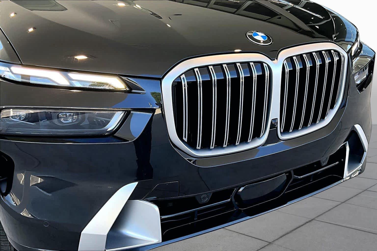 Used 2027 BMW X7 xDrive40i AWD/4WD image 29
