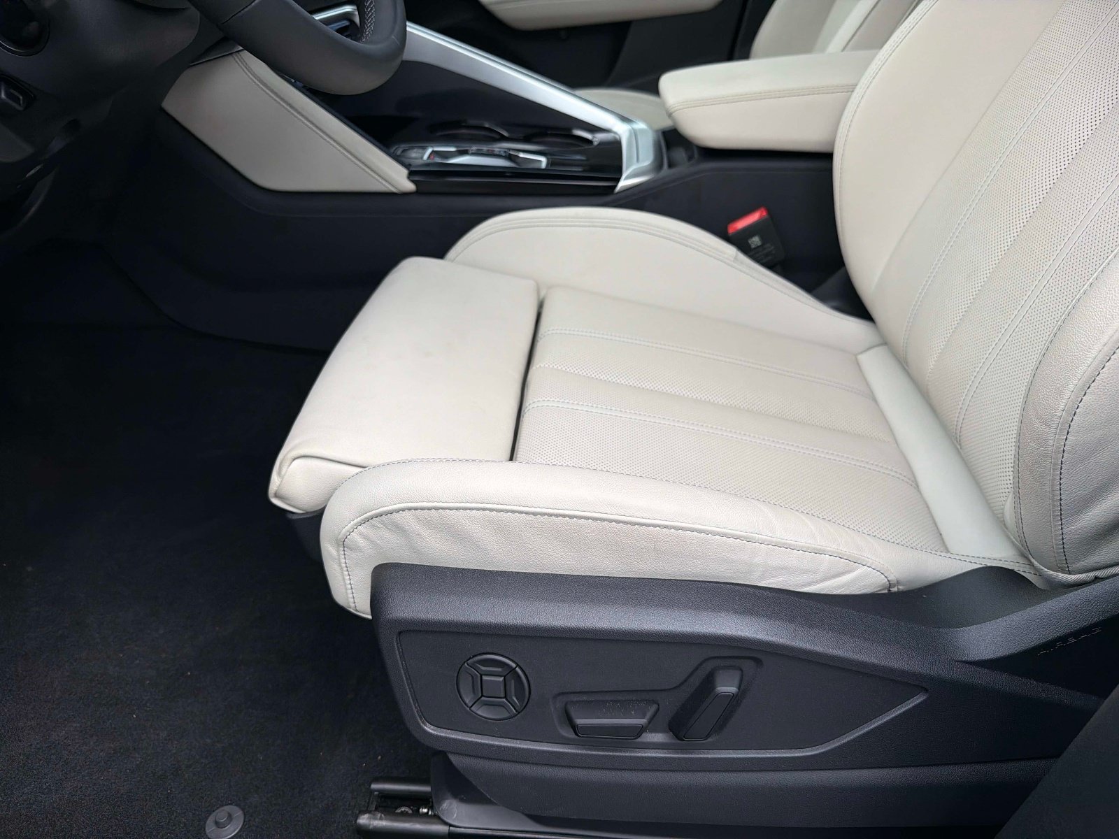 Used 2025 Audi Q5 Premium Plus AWD/4WD image 37