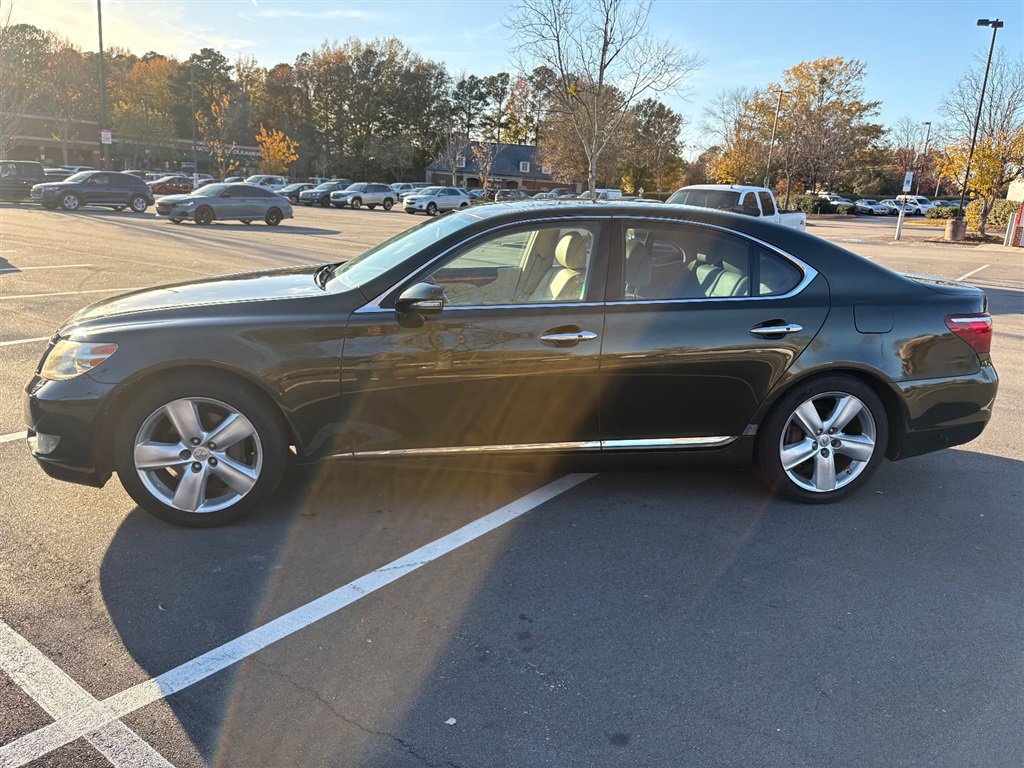 Used 2011 Lexus LS 460 w/ Comfort Pkg RWD image 3