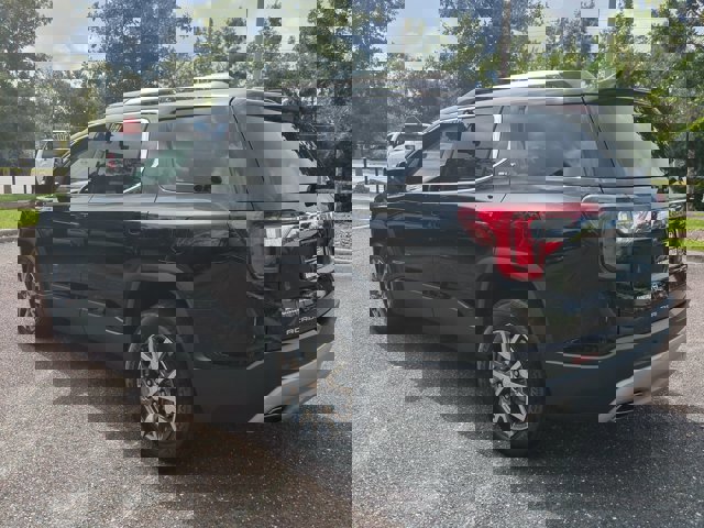Used 2023 GMC Acadia SLT image 6