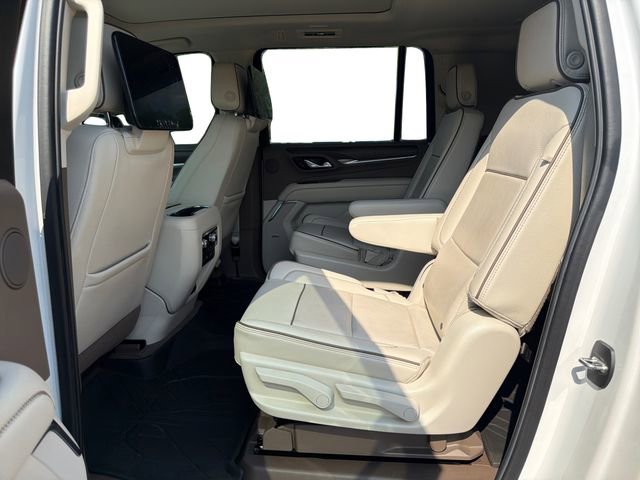 Used 2021 GMC Yukon XL Denali w/ Denali Premium Package image 11