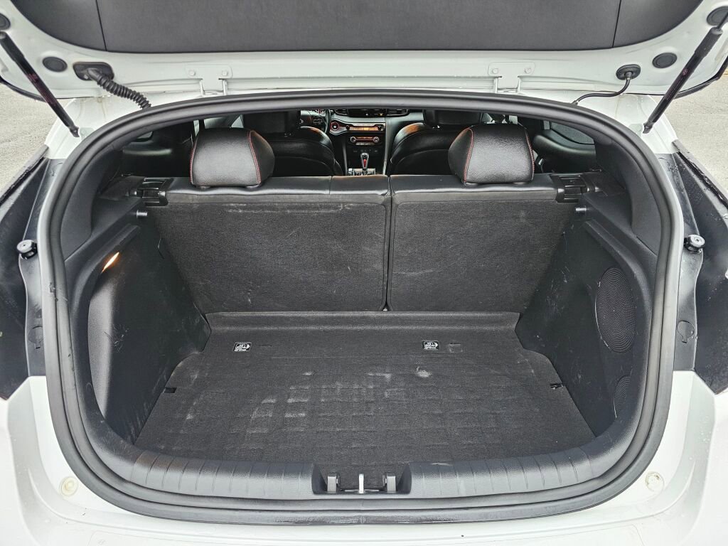 Used 2020 Hyundai Veloster Turbo image 16
