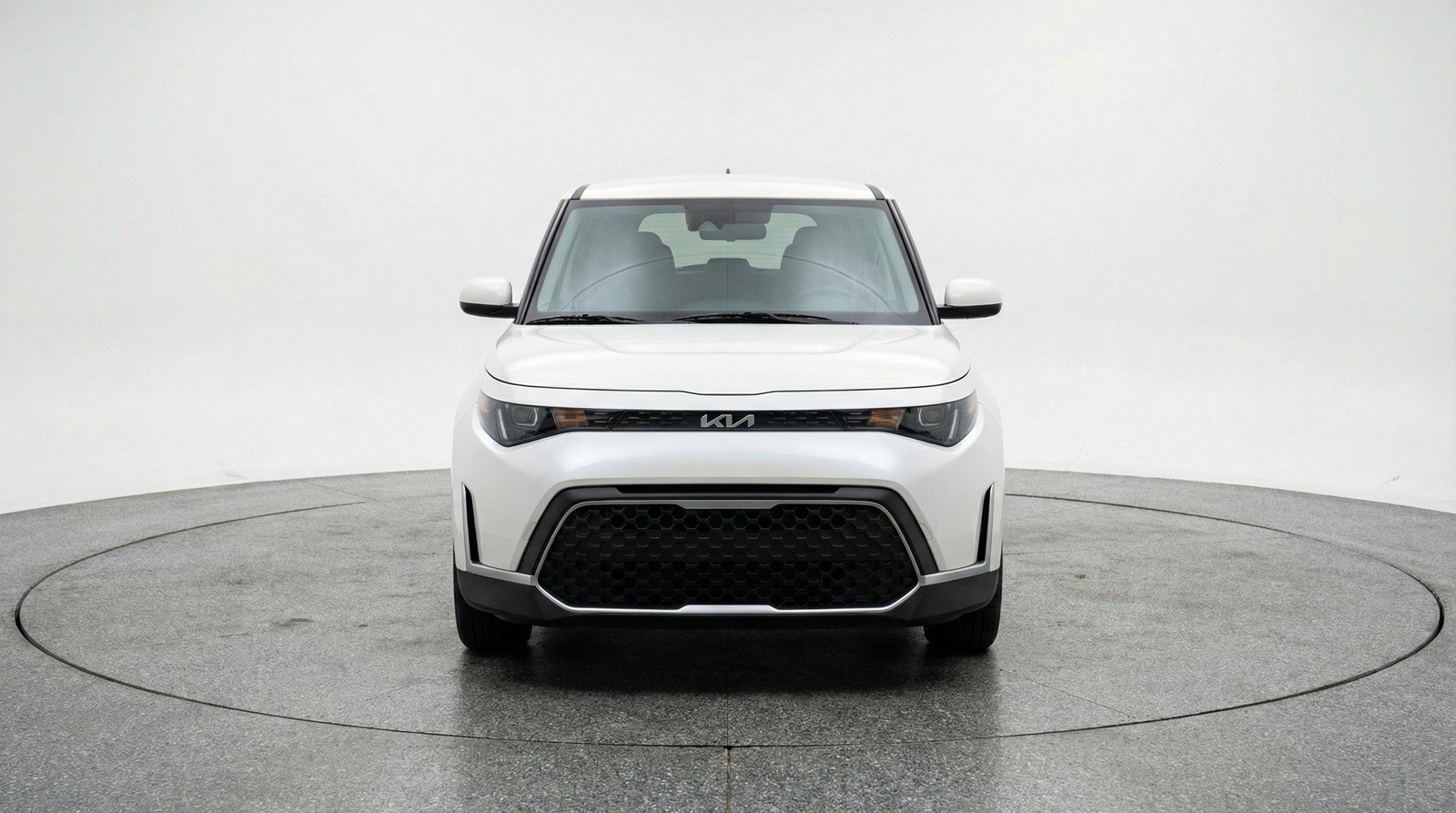 Used 2025 Kia Soul LX w/ LX Technology Package image 2