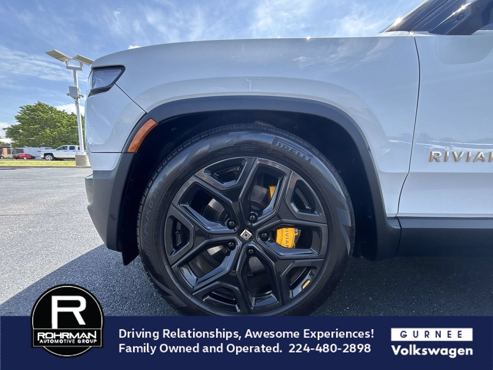 Used 2023 Rivian R1S Adventure AWD/4WD image 11